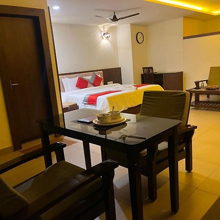 M R Residency Dharwad. Apartamento Exterior foto