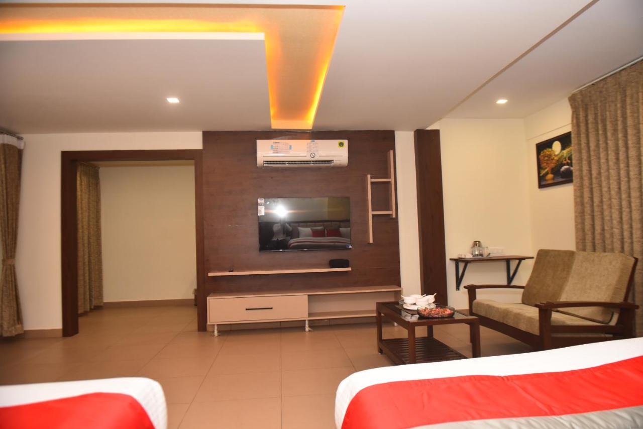 M R Residency Dharwad. Apartamento Exterior foto