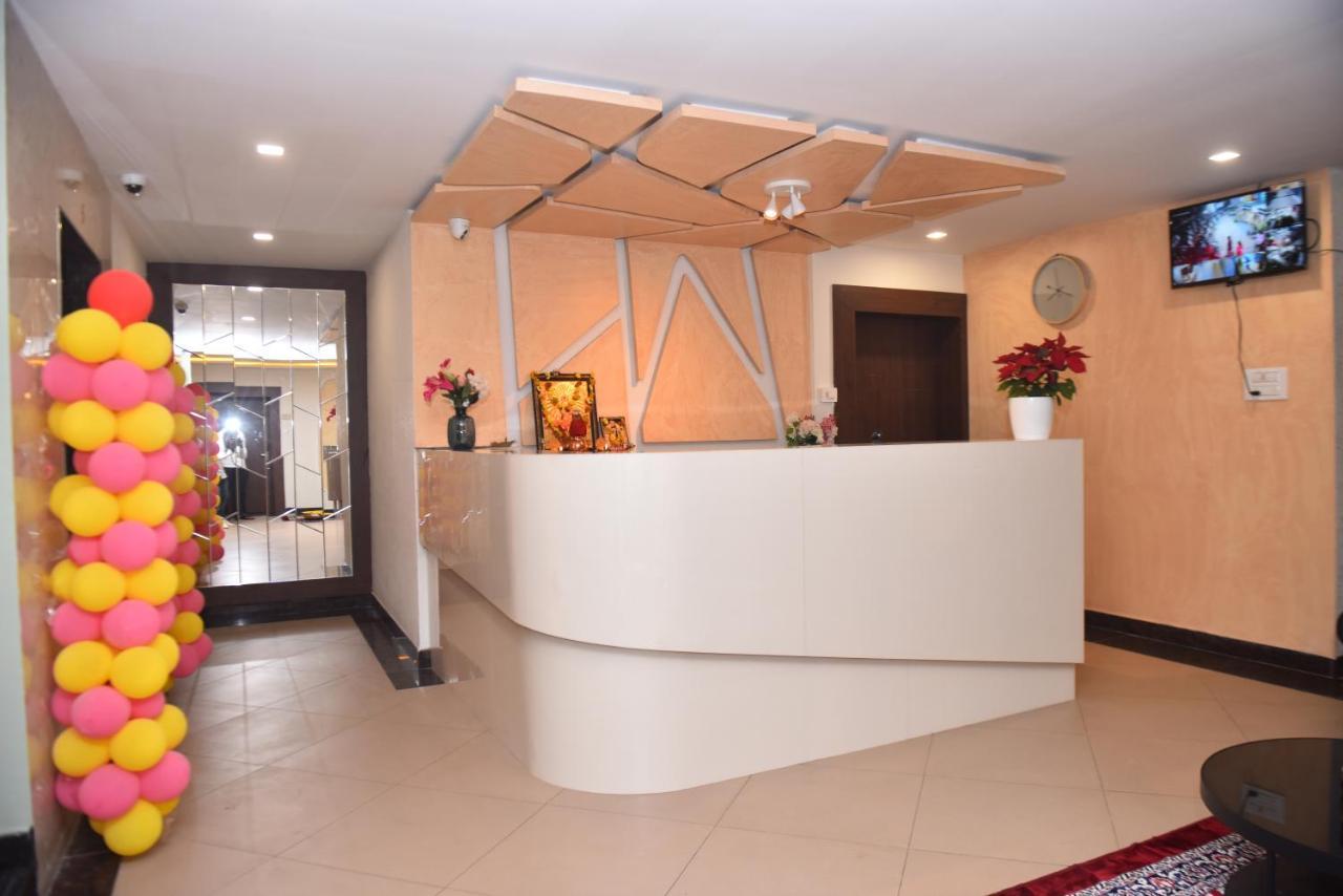 M R Residency Dharwad. Apartamento Exterior foto