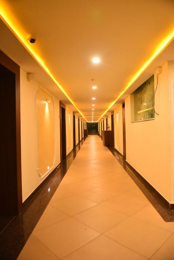 M R Residency Dharwad. Apartamento Exterior foto