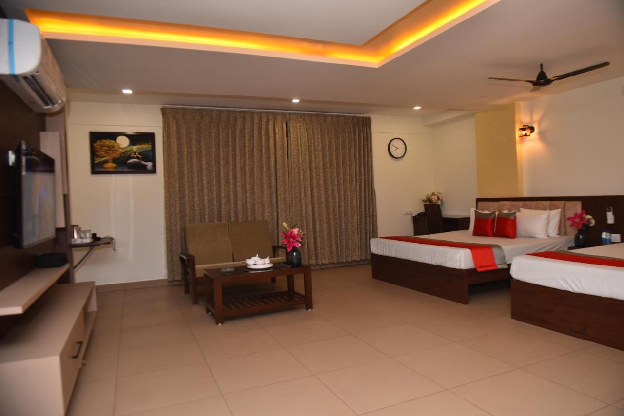 M R Residency Dharwad. Apartamento Exterior foto