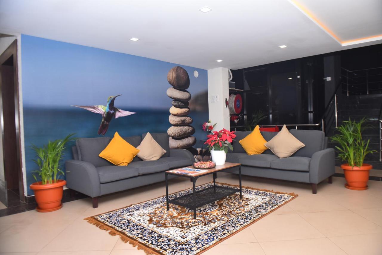 M R Residency Dharwad. Apartamento Exterior foto