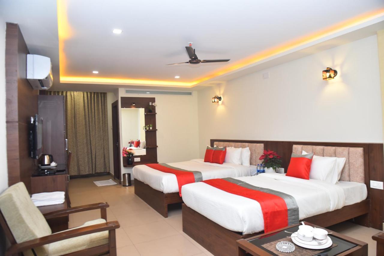 M R Residency Dharwad. Apartamento Exterior foto
