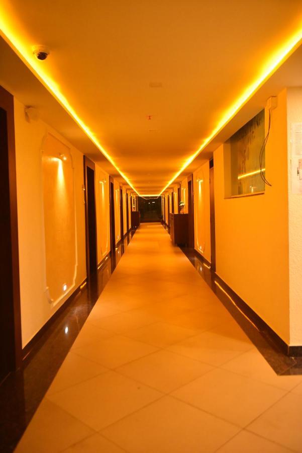 M R Residency Dharwad. Apartamento Exterior foto