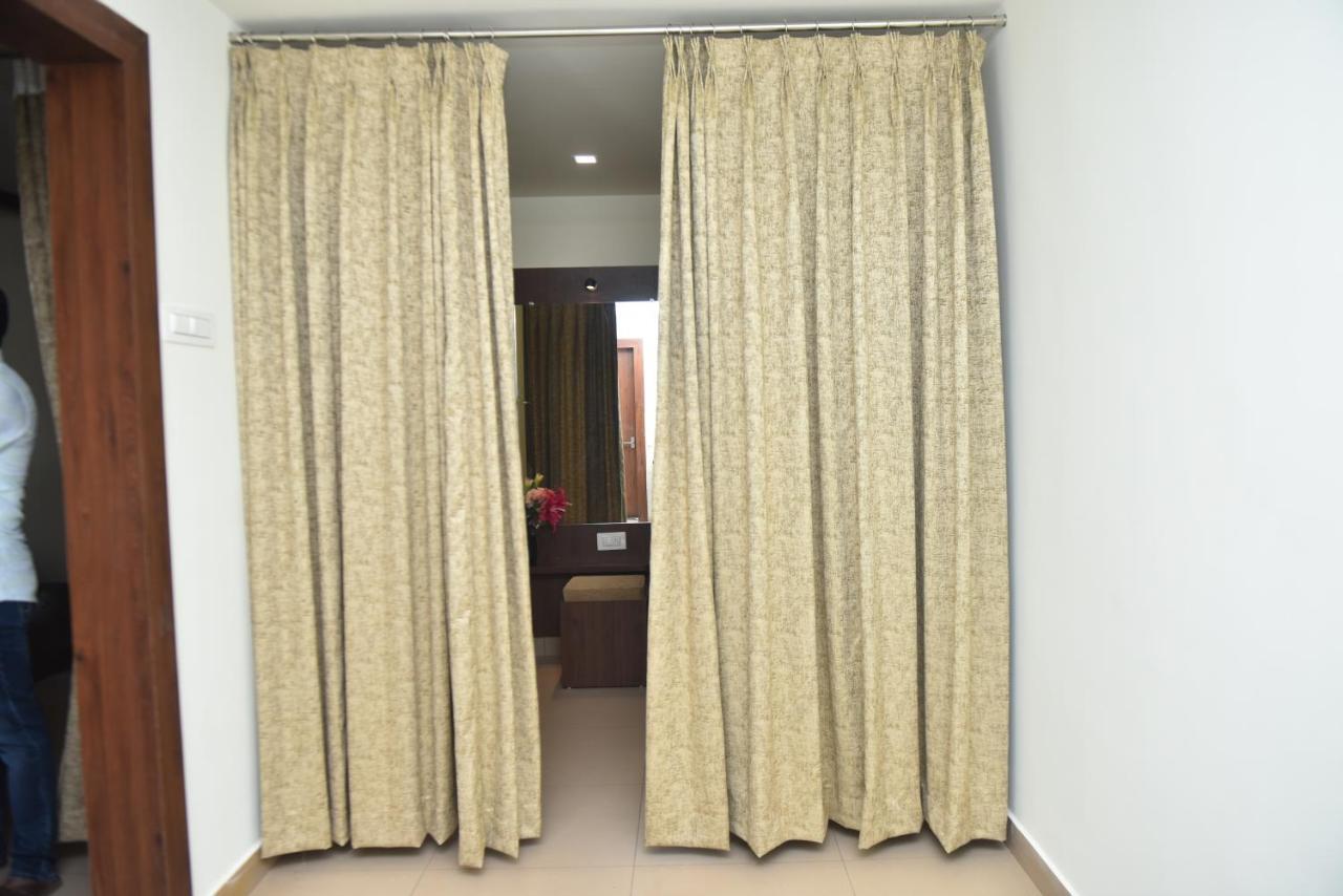 M R Residency Dharwad. Apartamento Exterior foto