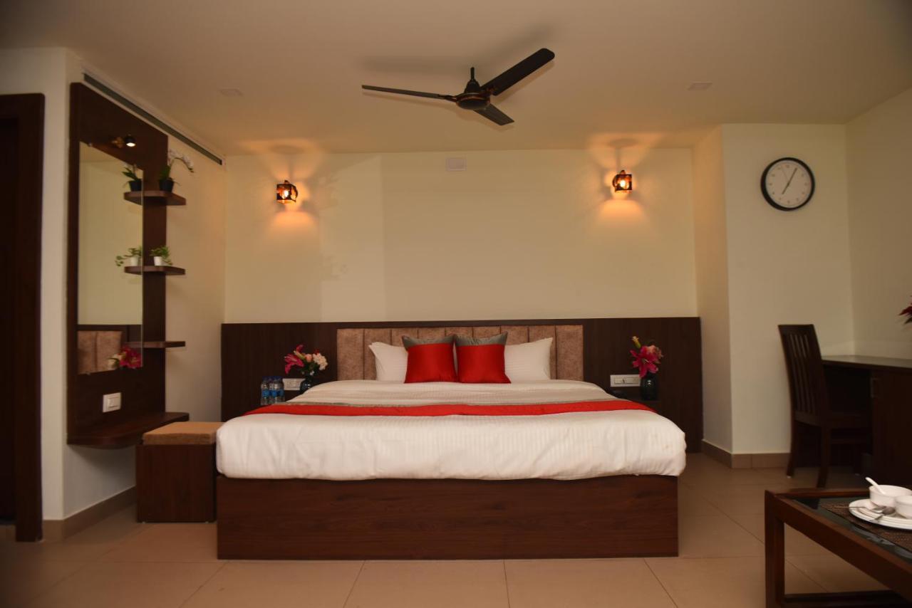 M R Residency Dharwad. Apartamento Exterior foto