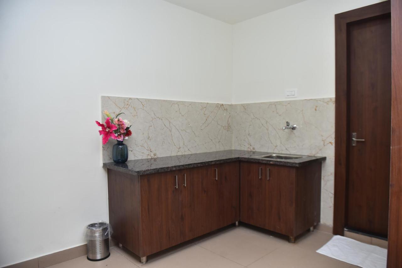 M R Residency Dharwad. Apartamento Exterior foto