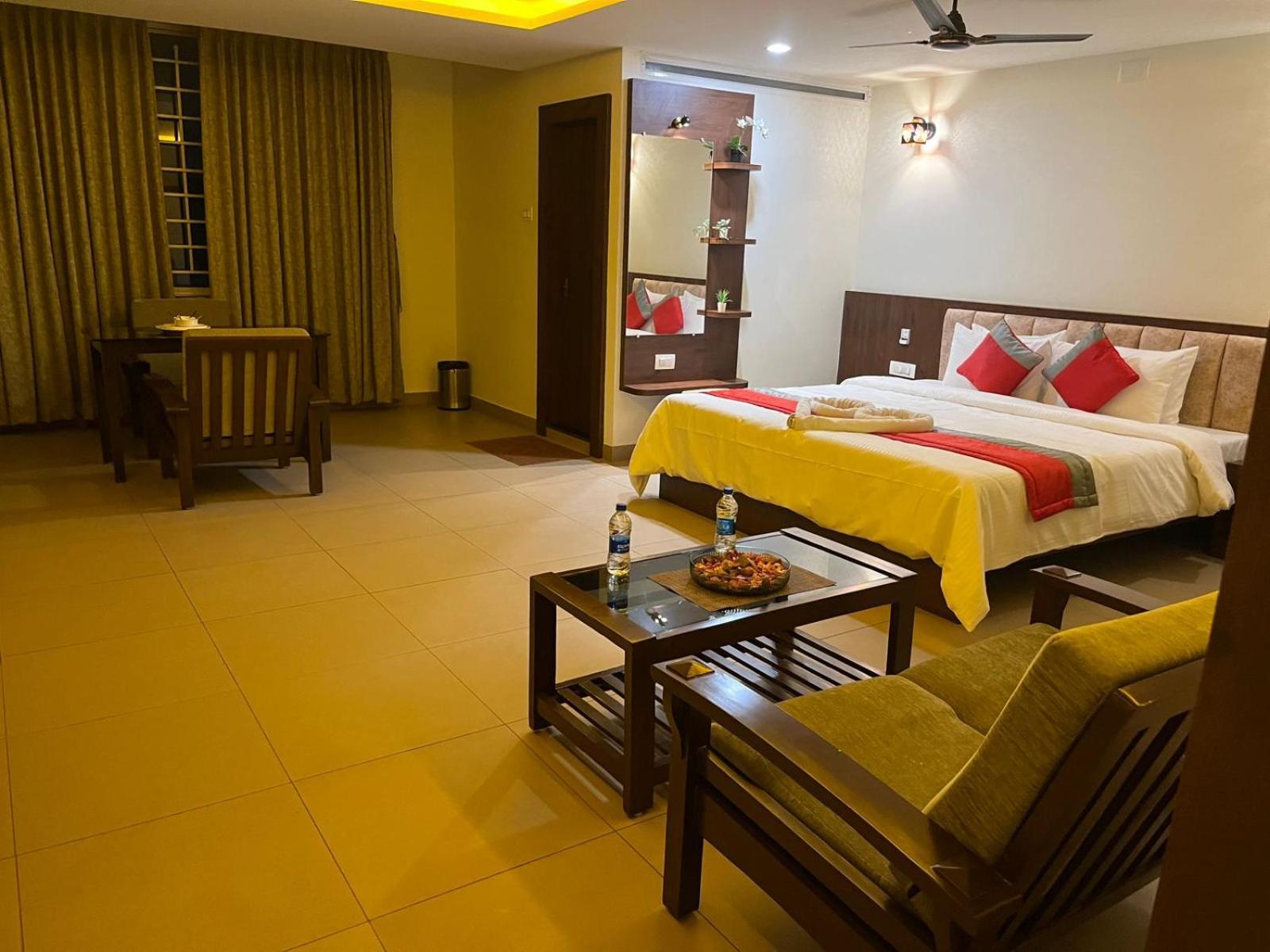 M R Residency Dharwad. Apartamento Exterior foto